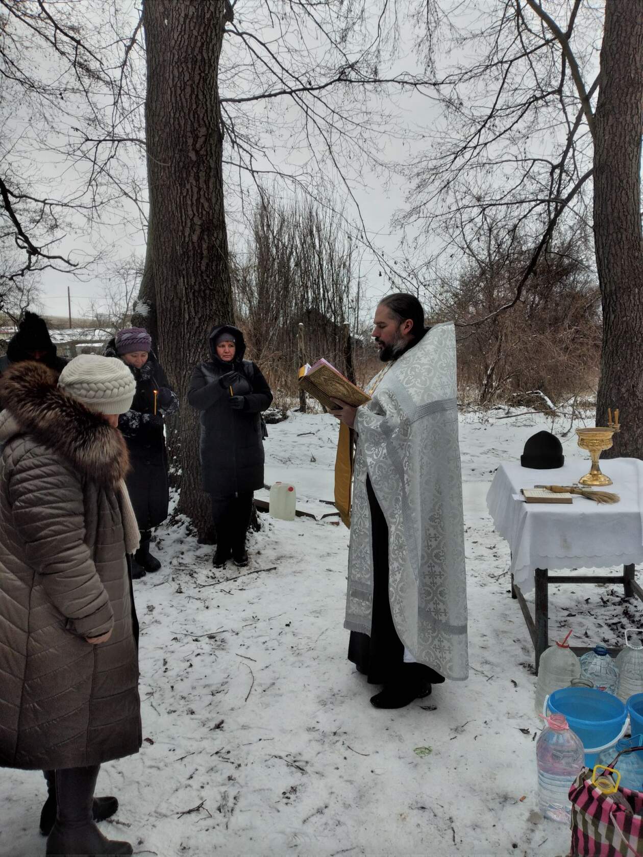 Освещение воды в селе Рогаткино..