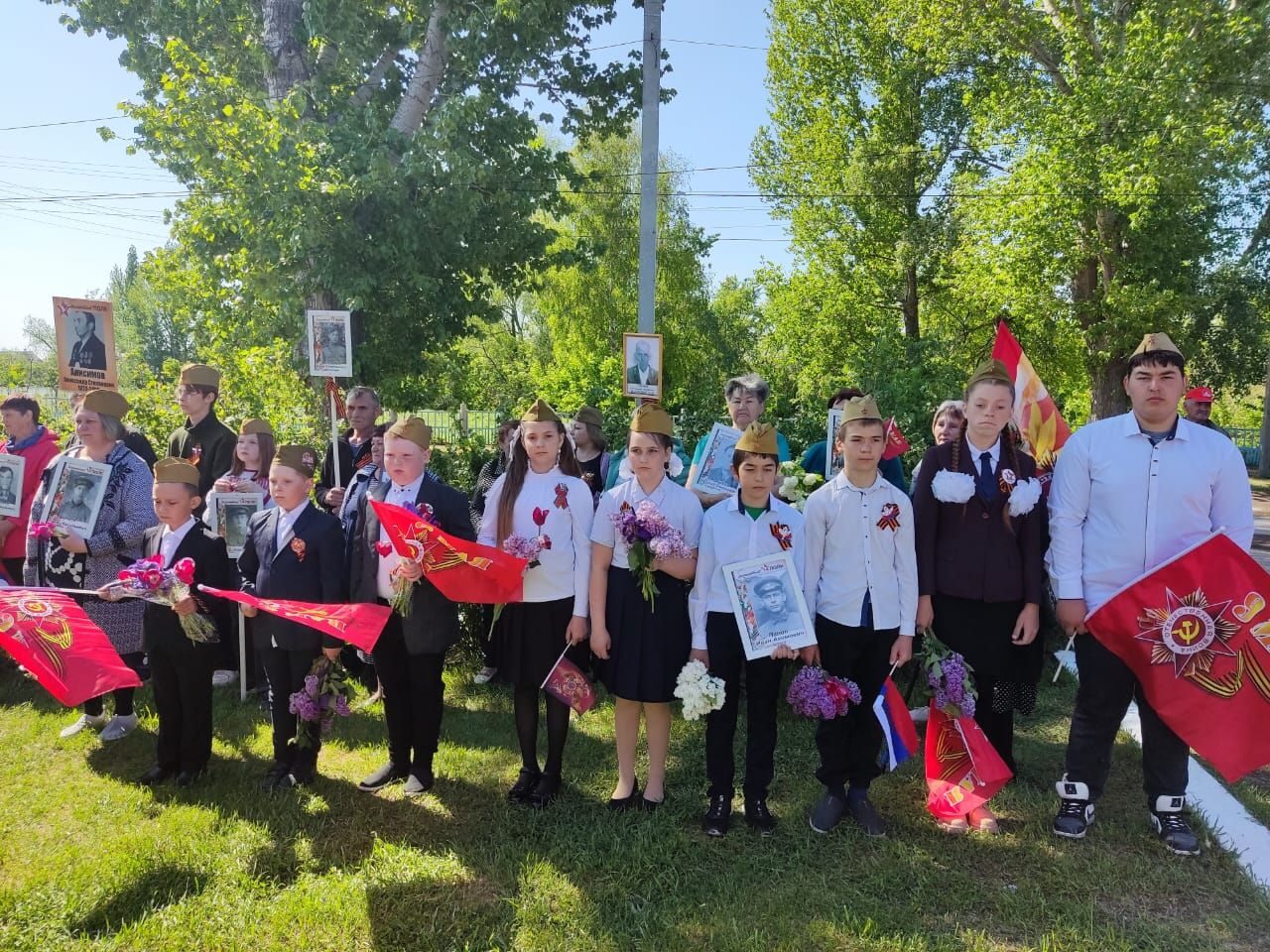 Торжественный митинг в селе Гусево Рогаткинского МО.