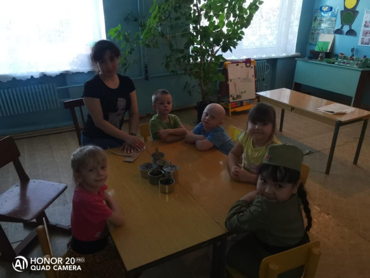 "Блиндажные свечи". "Блиндажные свечи".