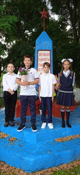 возложение цветов. возложение цветов.
