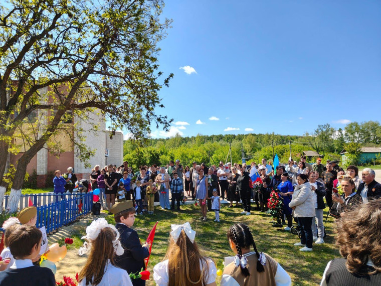 Торжественный митинг в селе Рогаткино.. Торжественный митинг в селе Рогаткино..
